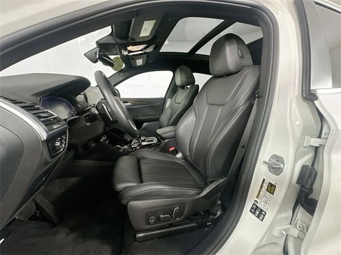 Used 2024 BMW X4 xDrive30i image 4