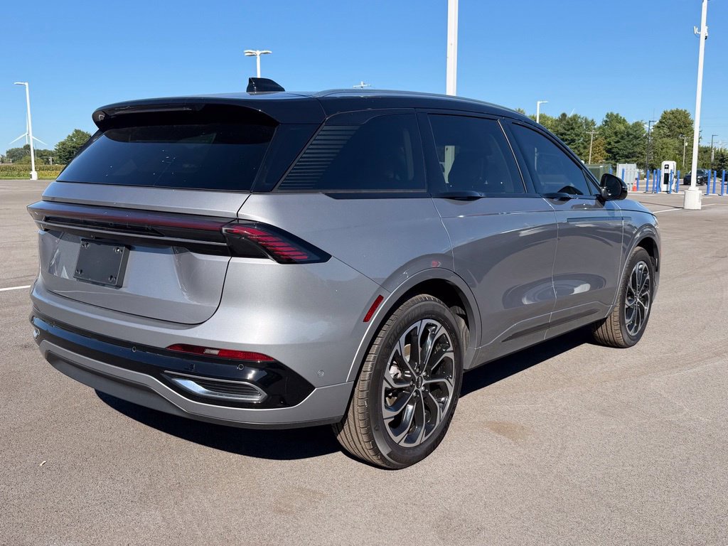 Used 2024 Lincoln Nautilus Reserve AWD/4WD image 6