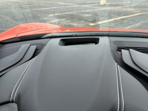 Used 2025 Chevrolet Corvette Stingray Premium Conv w/ Z51 Performance Package RWD image 29