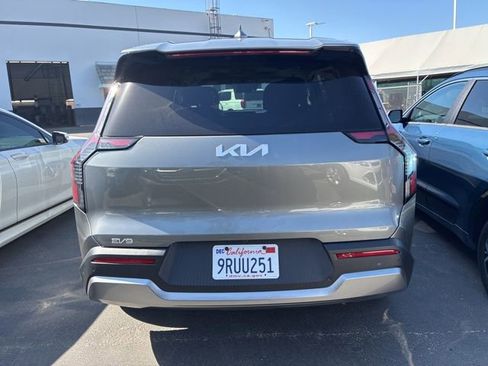 Used 2025 Kia EV9 Light Long Range RWD image 7