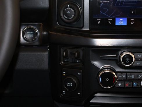 New 2026 Ford F250 Lariat w/ Black Appearance Package image 23