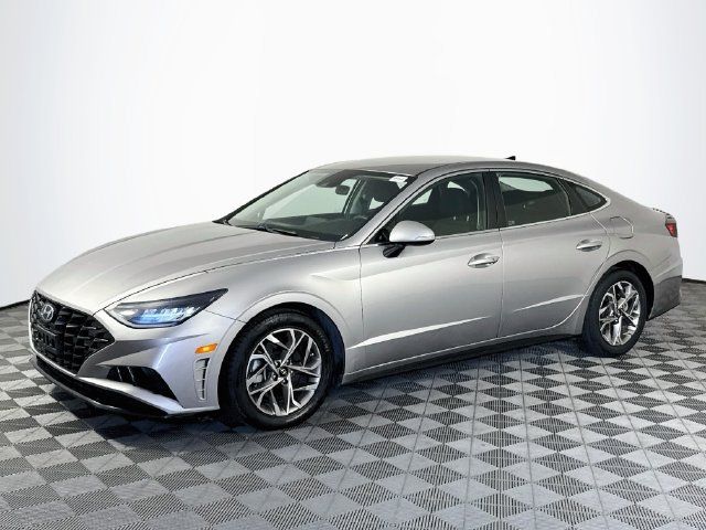 Used 2021 Hyundai Sonata SEL w/ Preferred Accessory Package FWD image 4
