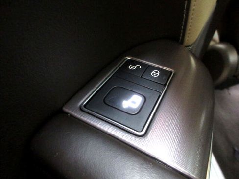 Used 2019 Land Rover Range Rover Sport HSE image 39