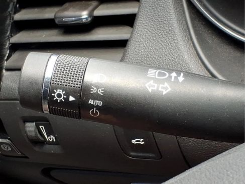 Used 2019 Chevrolet Impala LT FWD image 22