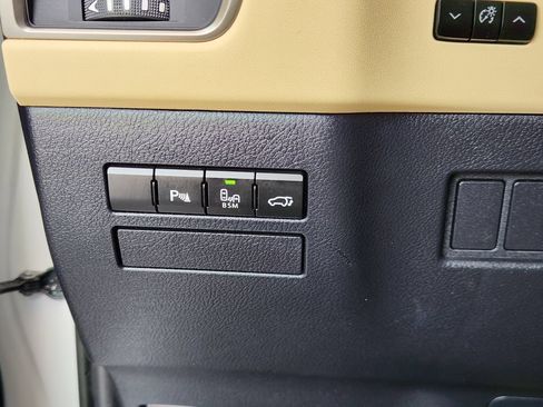 Used 2017 Lexus NX 200t FWD w/ Premium Package image 22