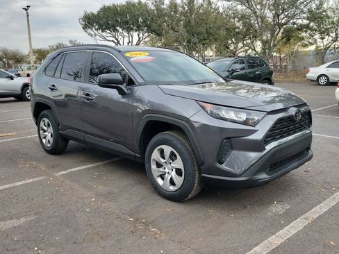 Used 2021 Toyota RAV4 LE image 2