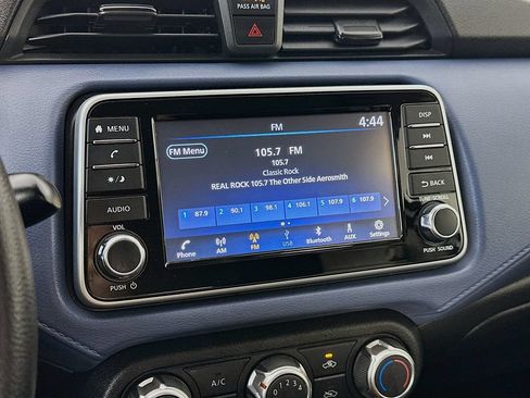 Used 2023 Nissan Versa SV FWD image 17