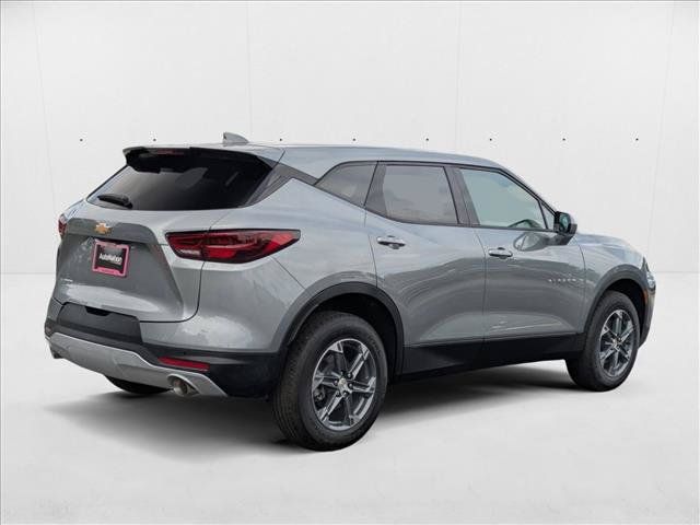 New 2025 Chevrolet Blazer LT w/ Driver Confidence Package FWD image 2