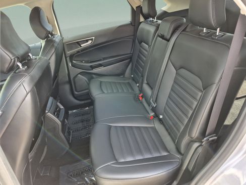 Used 2019 Ford Edge SEL w/ Equipment Group 201A FWD image 17