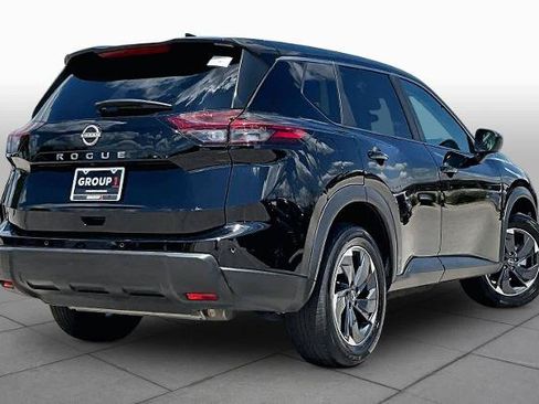 Certified 2025 Nissan Rogue SV FWD image 12