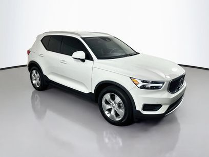 Used 2020 Volvo XC40 T5 Momentum