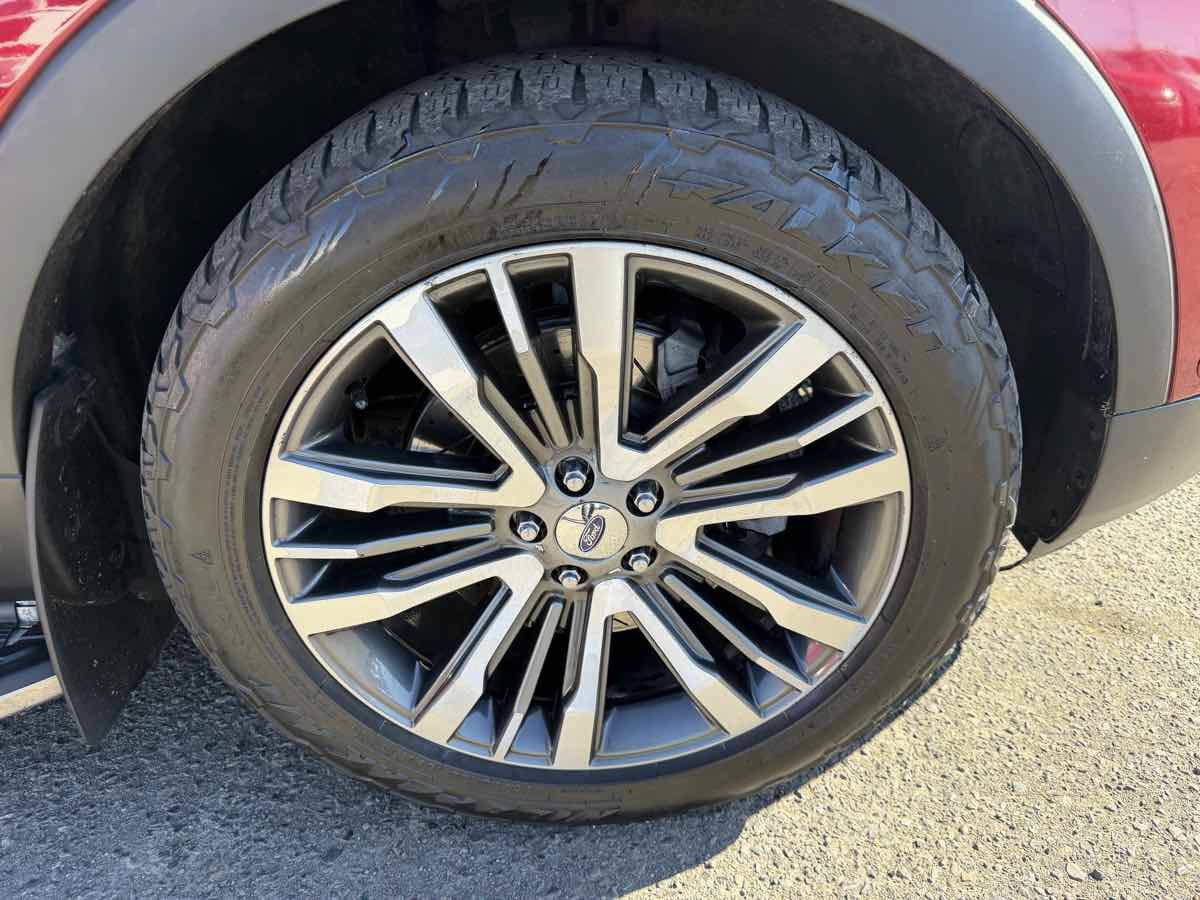 Used 2017 Ford Explorer Platinum AWD/4WD image 7