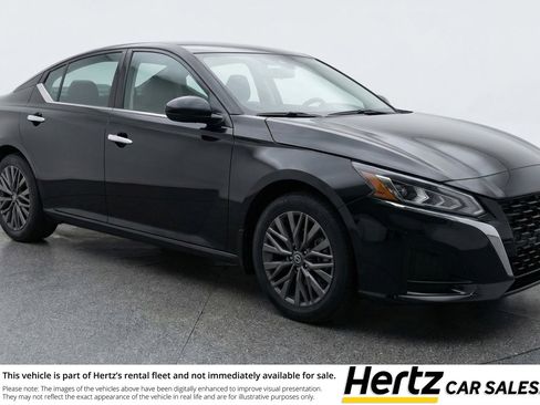 Used 2025 Nissan Altima 2.5 SV FWD image 1