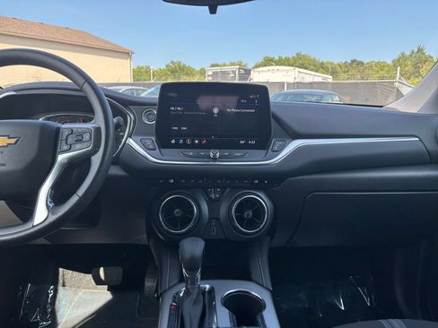 Used 2025 Chevrolet Blazer LT FWD image 14