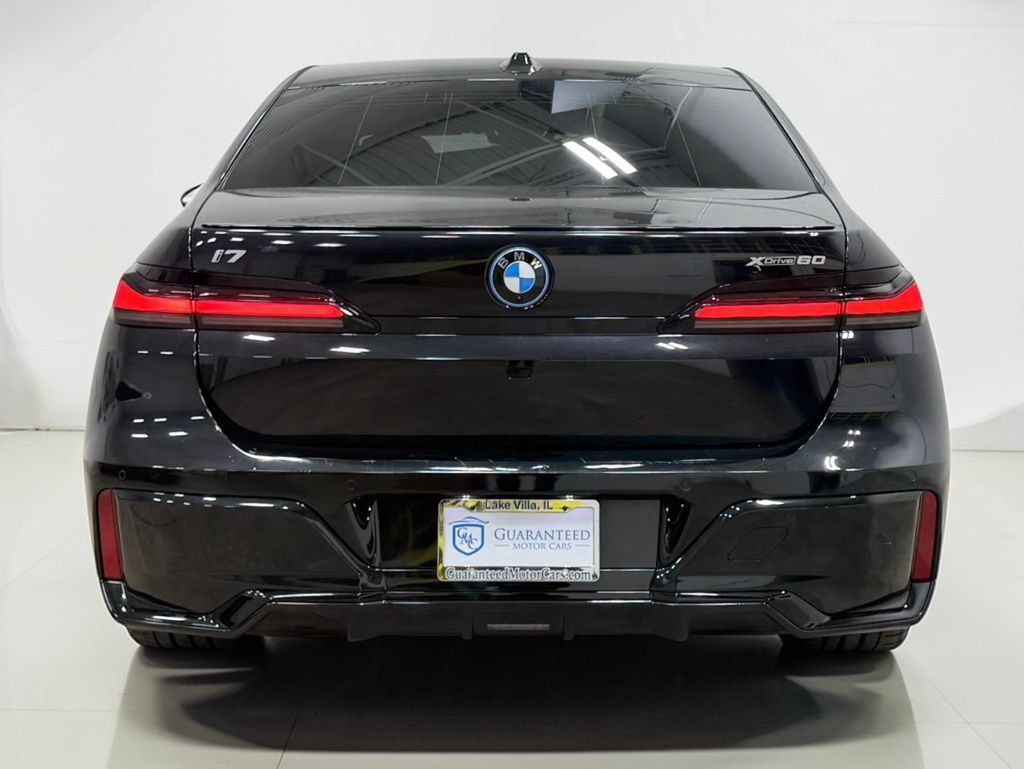 Used 2023 BMW i7 xDrive60 AWD/4WD image 18