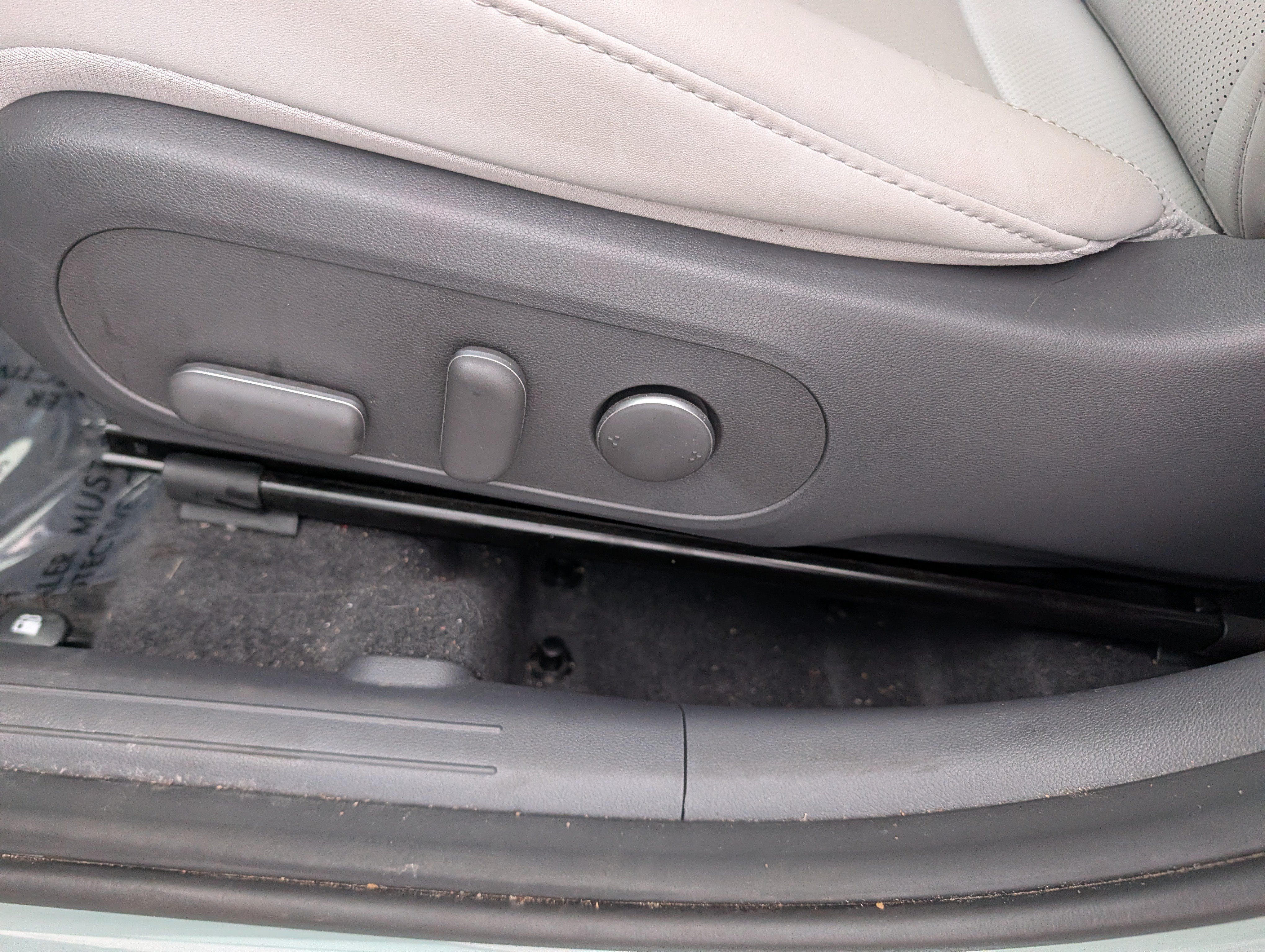 Used 2025 Hyundai Kona Limited AWD/4WD image 11