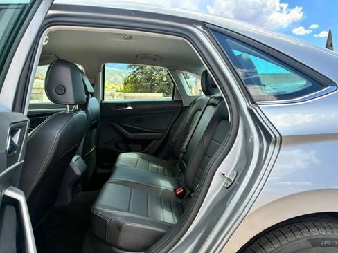 Used 2024 Volkswagen Jetta SE FWD image 18