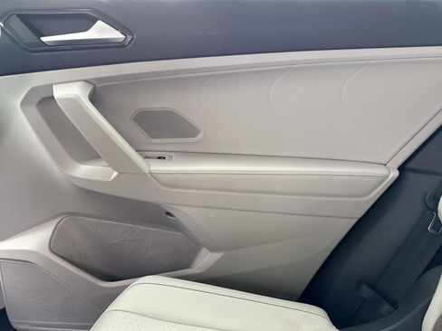Certified 2022 Volkswagen Tiguan SE image 15