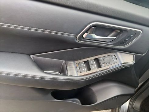 Used 2026 Nissan Rogue Platinum w/ Platinum Premium Package AWD/4WD image 17