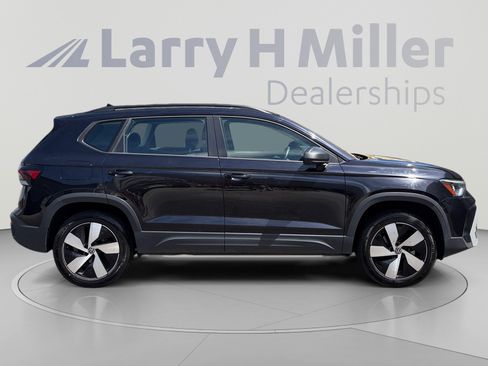 Used 2025 Volkswagen Taos S AWD/4WD image 6