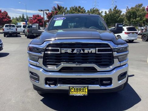 Used 2025 RAM 2500 Big Horn AWD/4WD image 4
