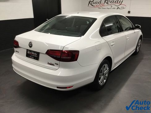Used 2017 Volkswagen Jetta S w/ Jetta S Cold Weather Package image 11