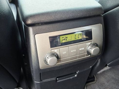 Used 2013 Toyota Highlander 4WD image 11