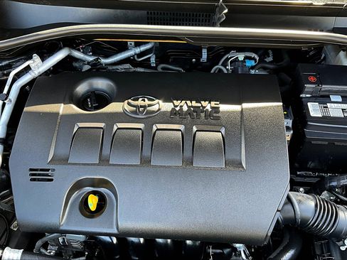 Used 2020 Toyota C-HR LE image 29