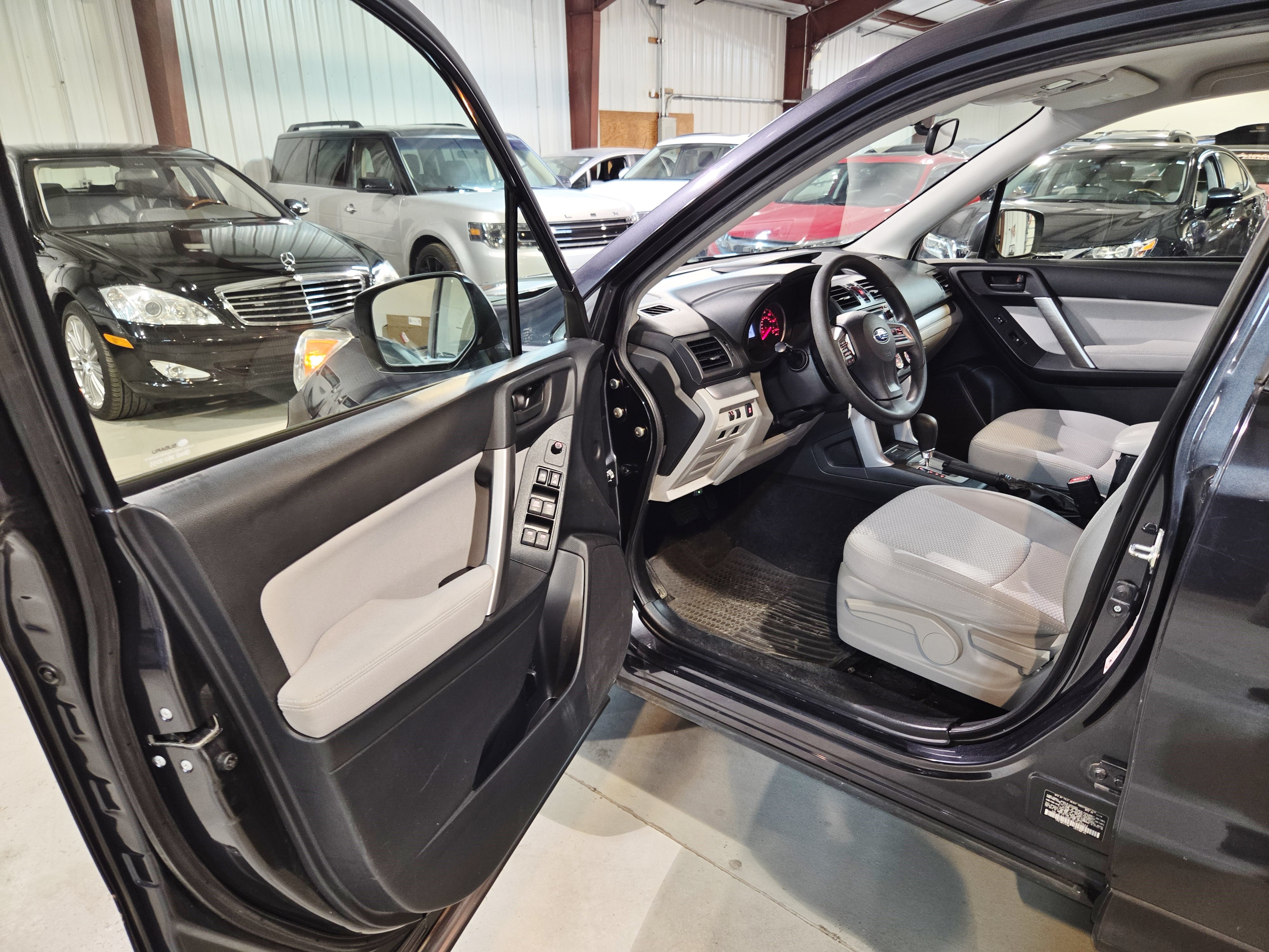 Used 2015 Subaru Forester 2.5i w/ Alloy Wheel Package AWD/4WD image 11