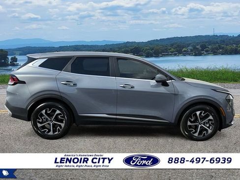 Used 2025 Kia Sportage EX image 2