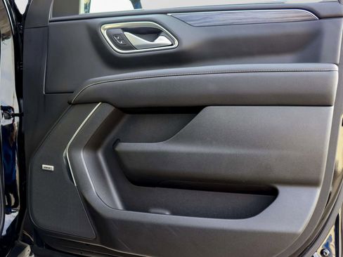 Used 2022 GMC Yukon XL SLT w/ SLT Premium Package image 37