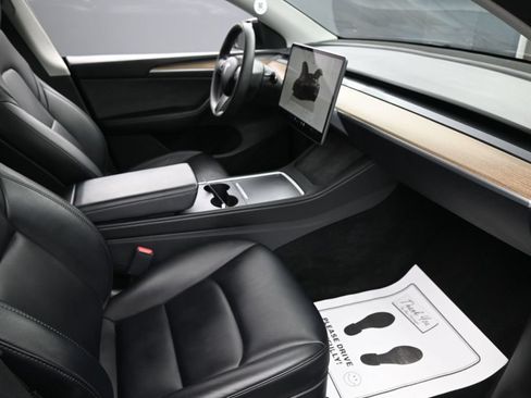 Used 2023 Tesla Model Y Performance AWD/4WD image 31