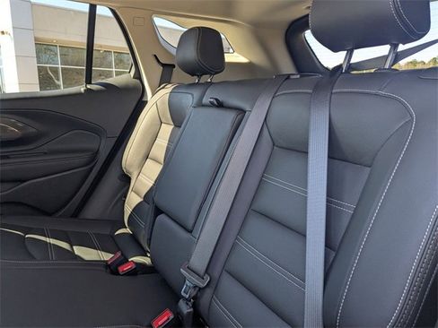 Used 2023 GMC Terrain Denali image 27