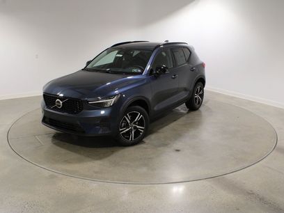 New 2026 Volvo XC40 B5 Core w/ Climate Package
