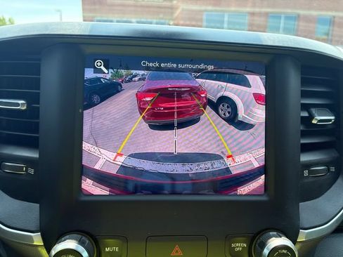 Used 2020 RAM 1500 Big Horn AWD/4WD image 19