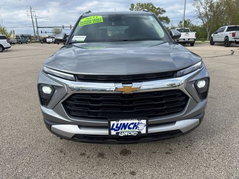 Used 2025 Chevrolet TrailBlazer LT w/ Convenience Package FWD image 8