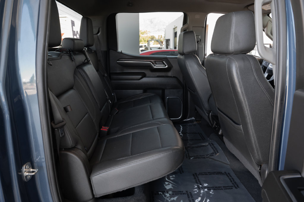 Used 2024 GMC Sierra 1500 SLT AWD/4WD image 39