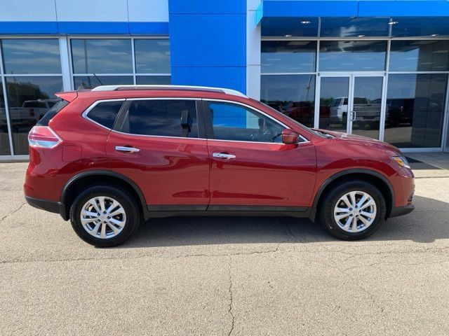 Used 2016 Nissan Rogue SV AWD/4WD image 2