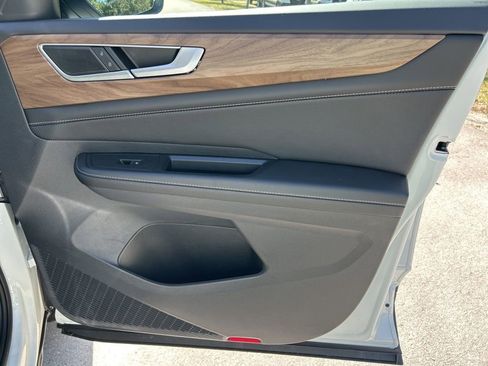 New 2026 Volkswagen Atlas SE image 42