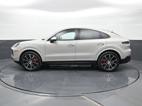 Certified 2025 Porsche Cayenne S AWD/4WD image 2