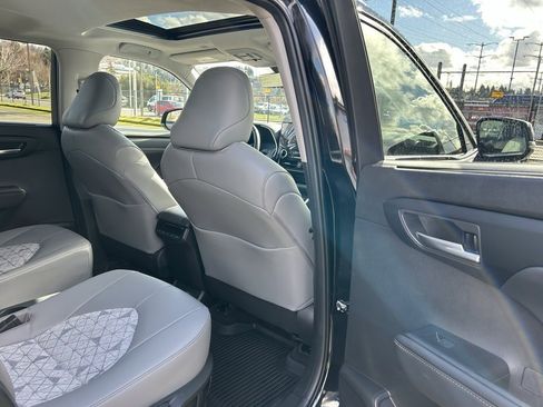 Certified 2023 Toyota Highlander Bronze Edition image 14