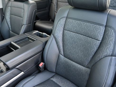 Used 2023 Toyota Tundra Limited AWD/4WD image 11