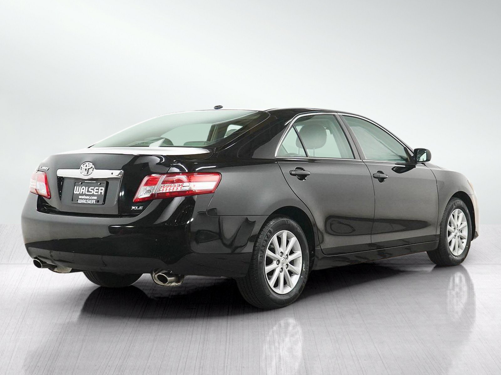 Used 2011 Toyota Camry XLE w/ XLE Extra-Value Pkg #1 FWD image 6