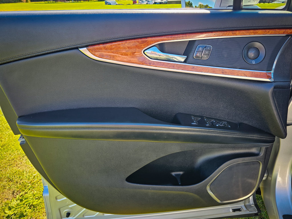Used 2019 Lincoln Nautilus Select AWD/4WD image 10