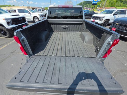 Used 2023 Chevrolet Silverado 1500 LT AWD/4WD image 20