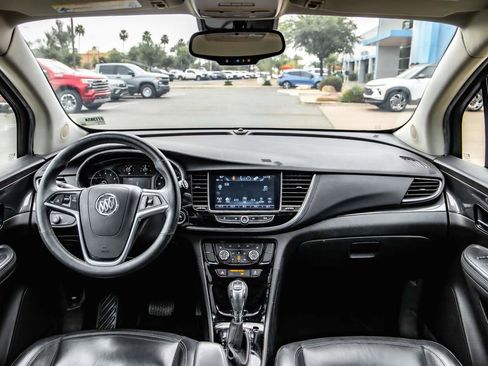 Used 2020 Buick Encore Essence image 10