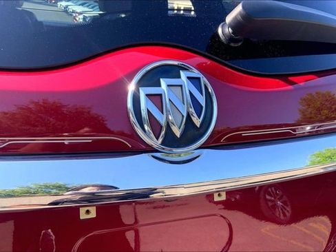 Used 2018 Buick Enclave Essence FWD image 27