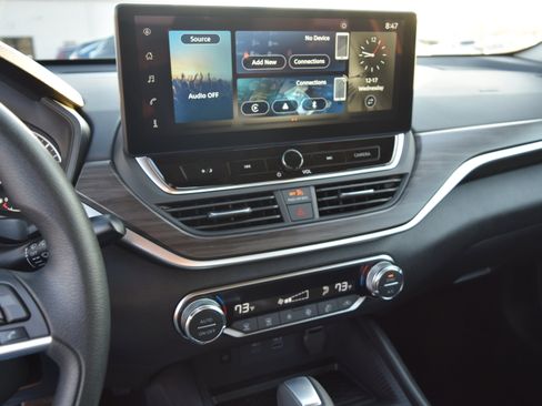 Used 2025 Nissan Altima 2.5 SV w/ SV Special Edition Package image 13