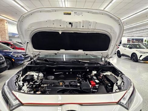 Used 2022 Toyota RAV4 XLE w/ Convenience Package image 40