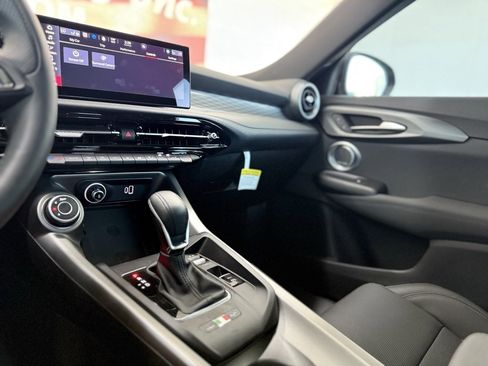 Used 2024 Alfa Romeo Tonale Ti image 35